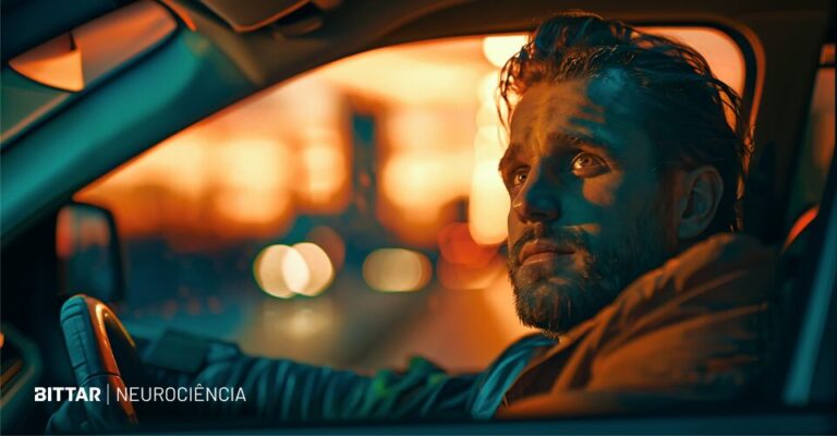 Volante e distração cognitiva: quando pensar demais vira um risco